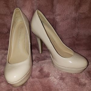 High heels cream color